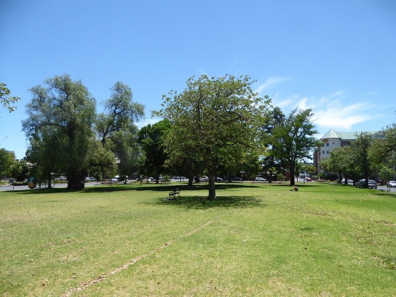 Adelaide City Apartment - 3br, 2bath & Carpark