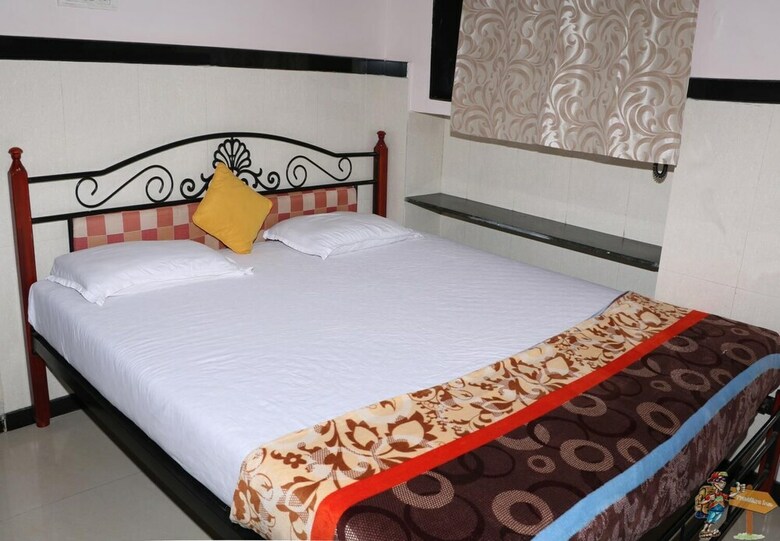 Hotel Travellers Inn Mumbai