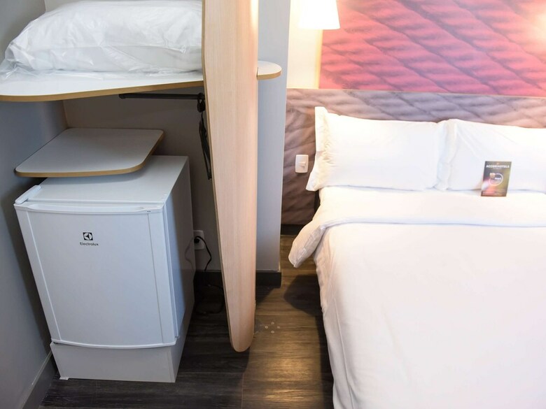 Hotel Ibis Tatu�