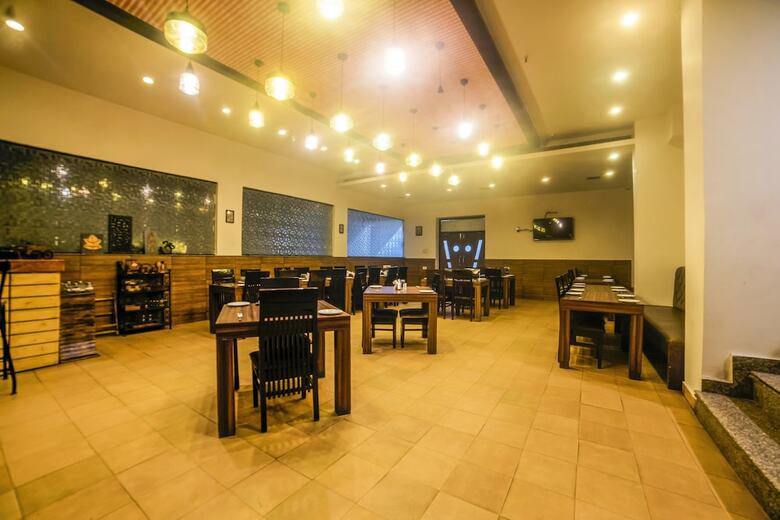 Fabhotel Bhatia Shastri Nagar