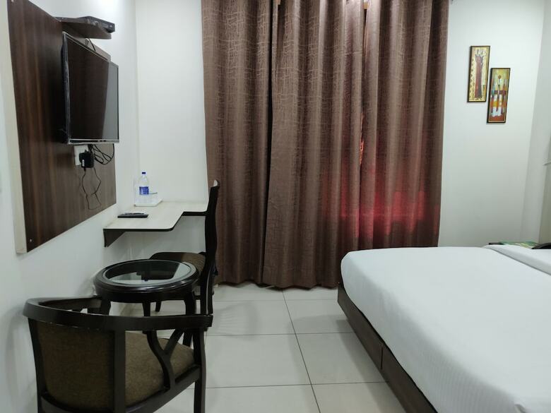 Hotel Green Lotus Residency