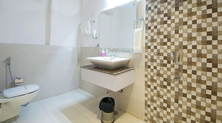 Hotel The Asian Suites B 583 Huda Metro