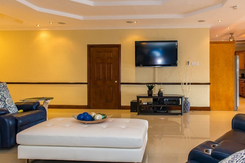 Apartamentos Kingston Luxury Family Retreat