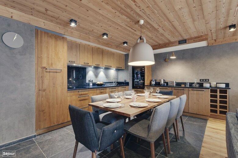 Hotel Avancher Lodge