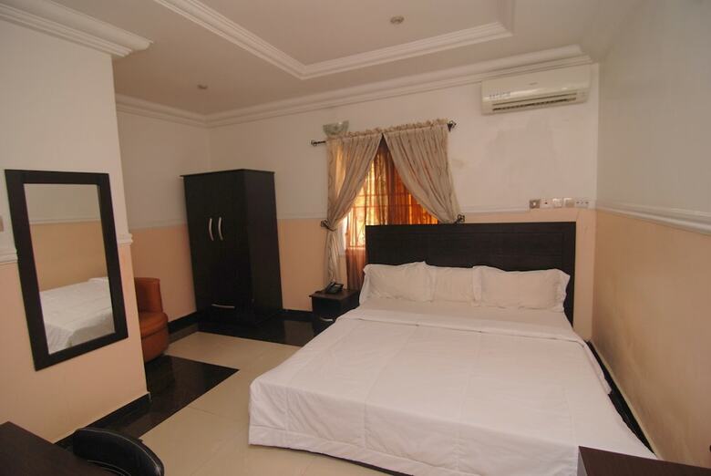Agc Hotel