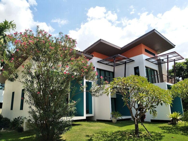 Hotel Baan Issara Korat