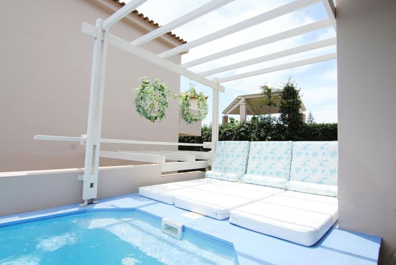 Pentathlon Villas