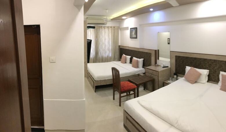 Hotel Mina International