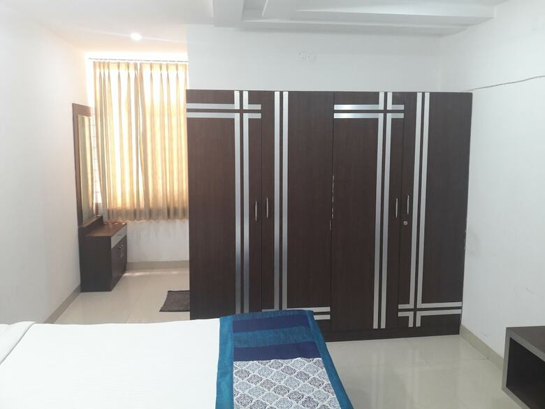 Hotel Hitech Shilparamam Guest House