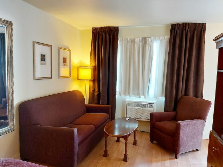Seelys Motel