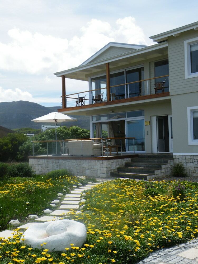 Hotel 138 Marine Beachfront Guesthouse