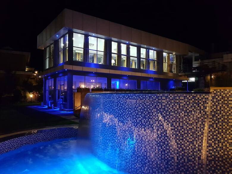 Hotel Fun Retreat Resort