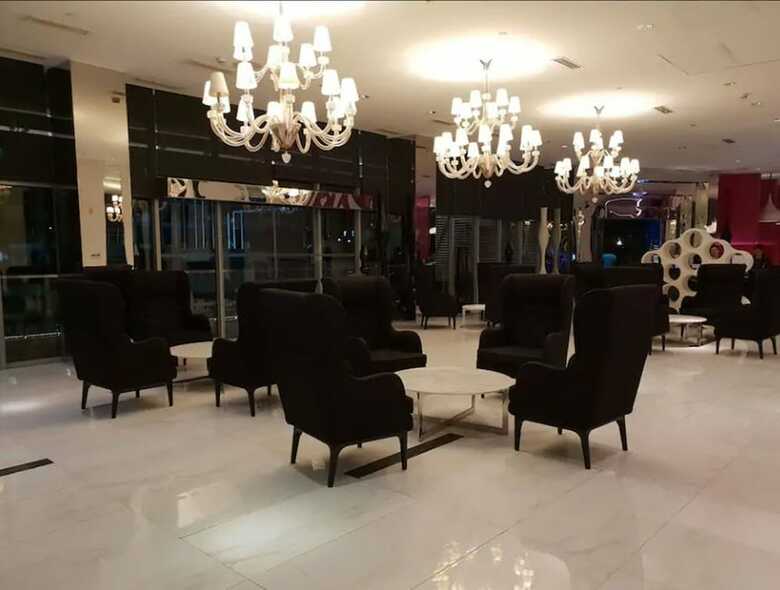 Azure Luxury City Suites By Vacationsph