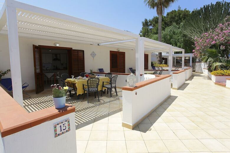 Residence Tamarea - Near Quartiere Spagnolo