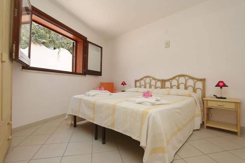 Residence Tamarea - Near Quartiere Spagnolo