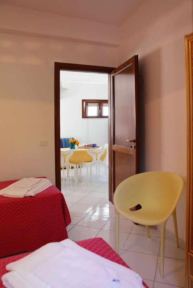 Residence Tamarea - Near Quartiere Spagnolo