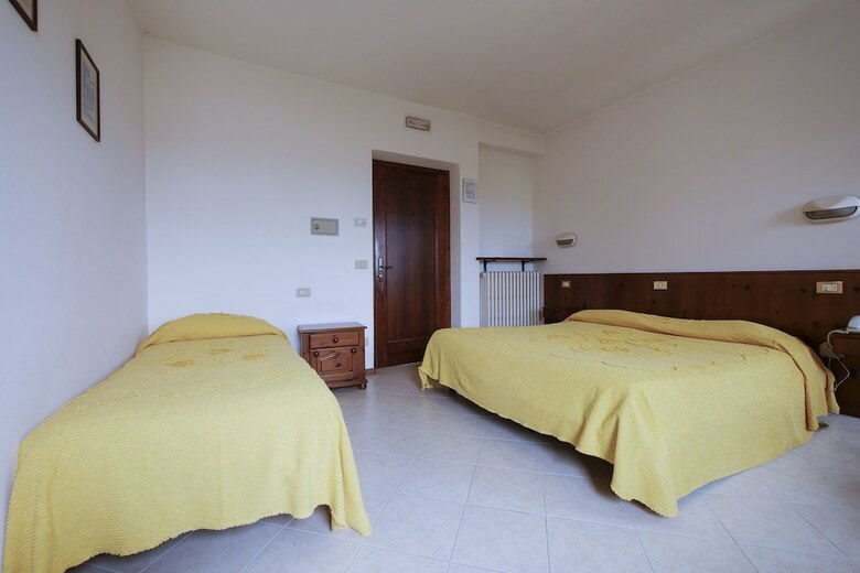 Hotel Albergo De March