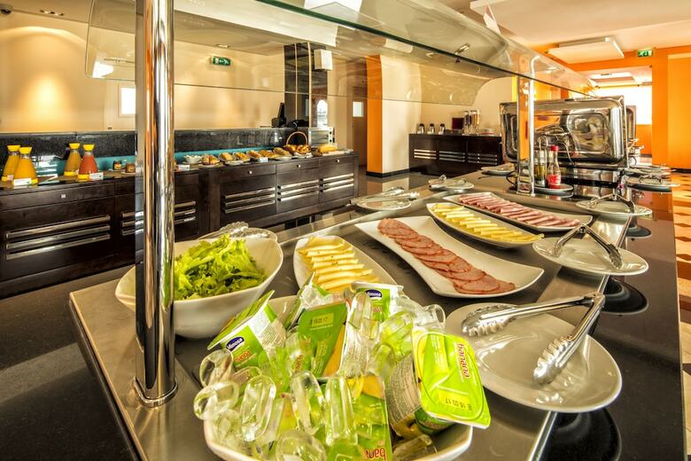Iu Hotel Ku�to