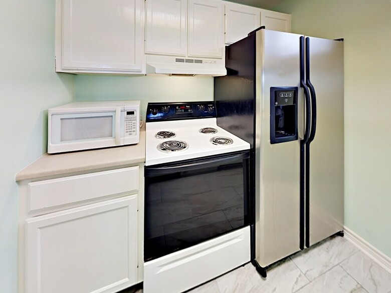 221a Las Palmas - Two Bedroom Condo