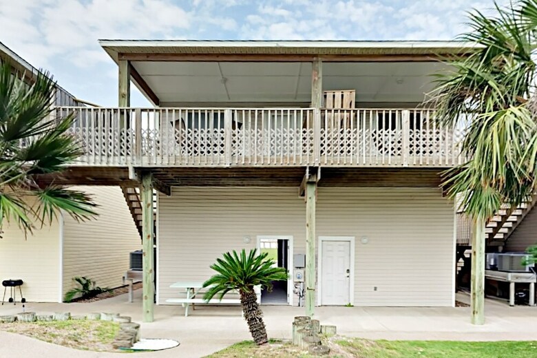 221a Las Palmas - Two Bedroom Condo