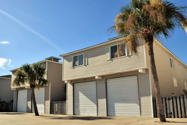 221a Las Palmas - Two Bedroom Condo