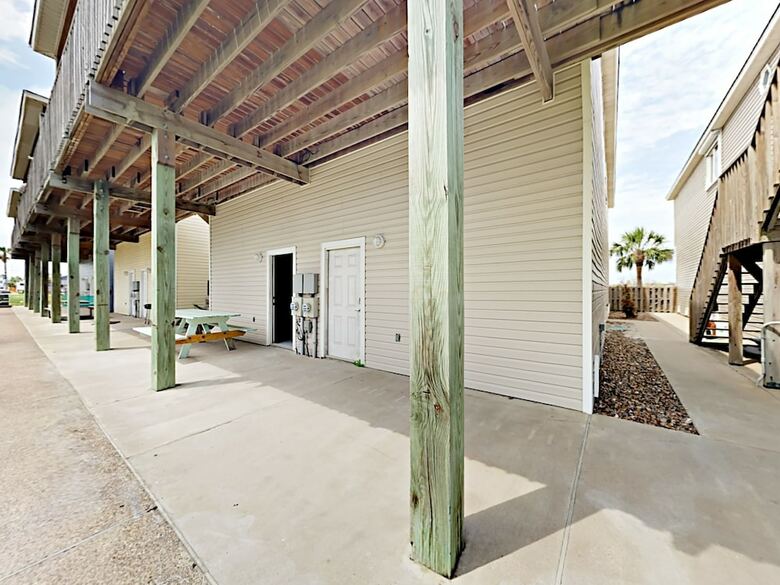 221a Las Palmas - Two Bedroom Condo
