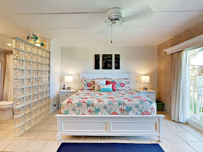 Beachfront Penthouse - Three Bedroom Condo