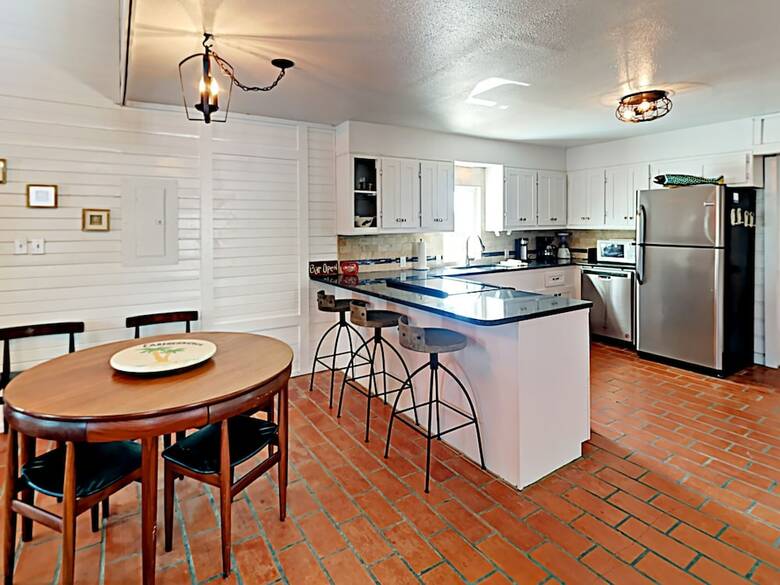 Cabinessence At La Playa - Two Bedroom Home