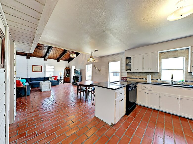 Cabinessence At La Playa - Two Bedroom Home