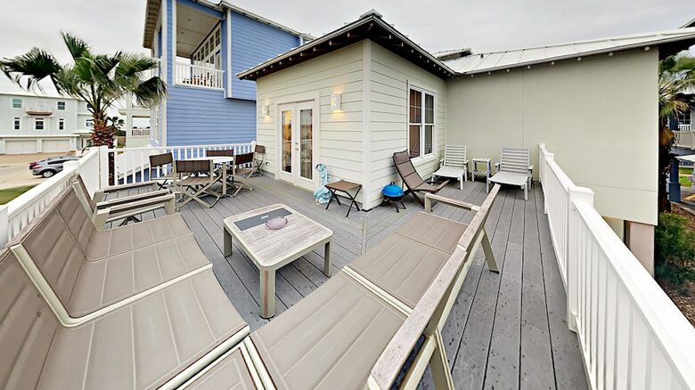 Banyan Beach House - Three Bedroom House
