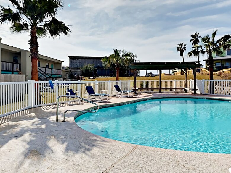 Nelray Shores - One Bedroom Condo