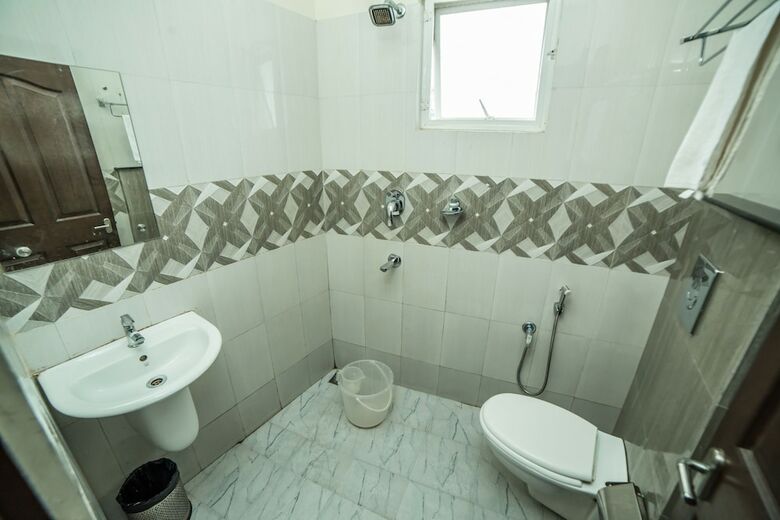 Hotel Evershine Residency