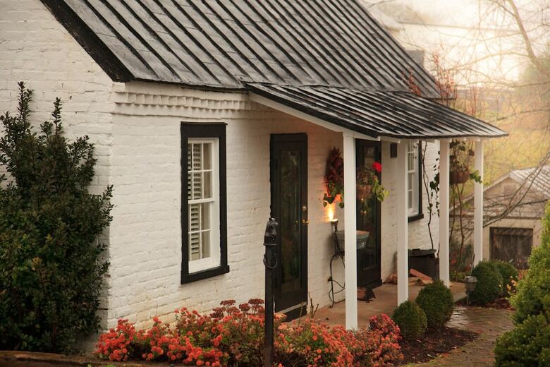 Bed & Breakfast Inn And Tavern At Meander