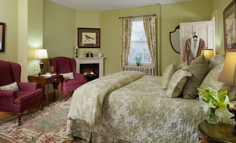 Bed & Breakfast Inn And Tavern At Meander