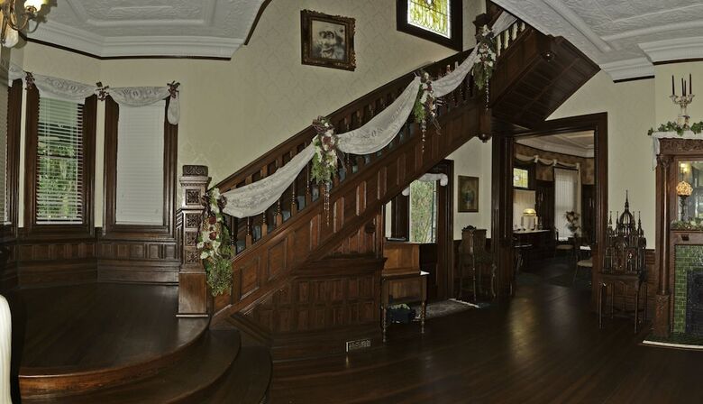 Mcfarlin House Bed And Breakfast