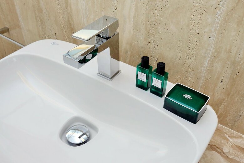 Hotel Spanish Hills Luxury Suites & Jacuzzi