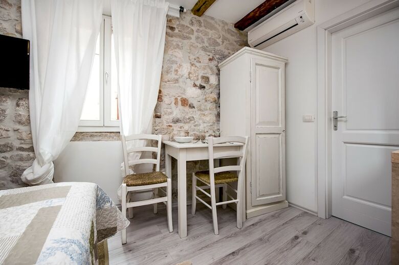 Apartment And Studio Ca 3 Vie
