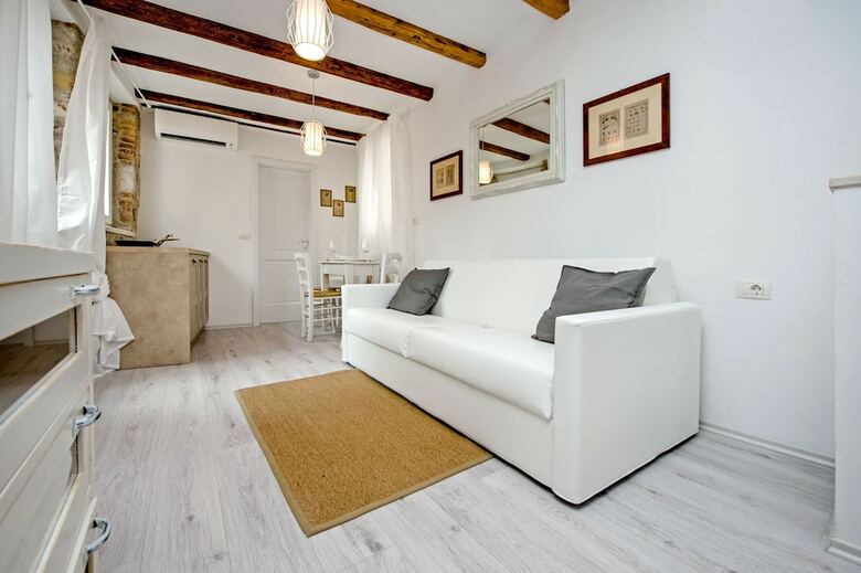 Apartment And Studio Ca 3 Vie