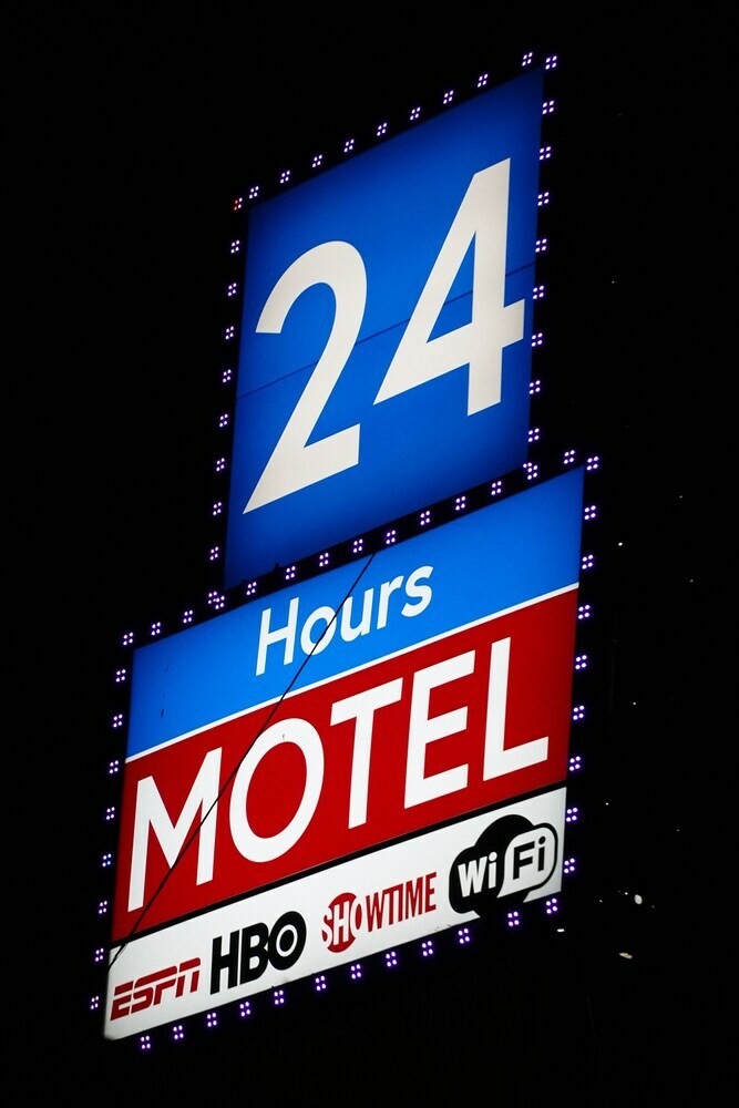 24 Hours Motel