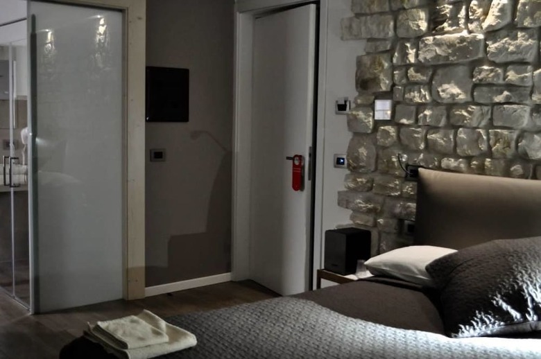 Olivia Rooms Teocrito