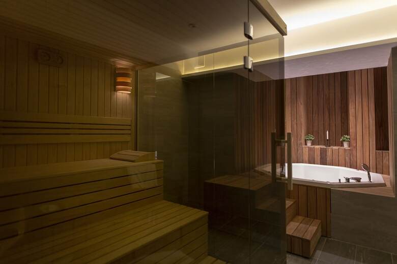 Public House Hotel