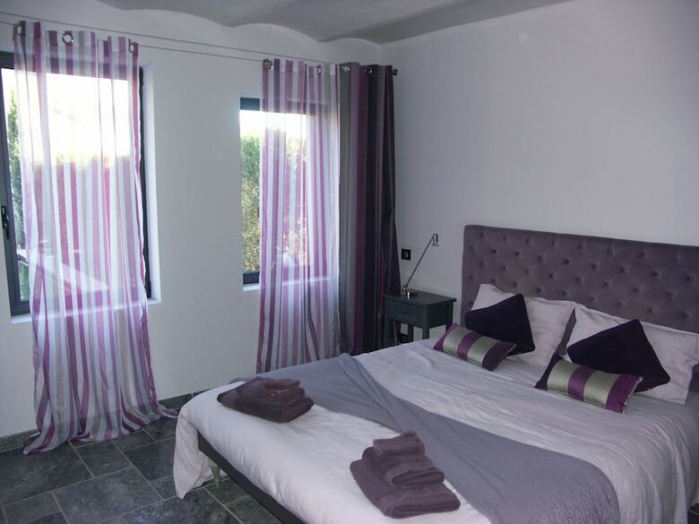 Hotel Maison D'h�tes C�t� Cour