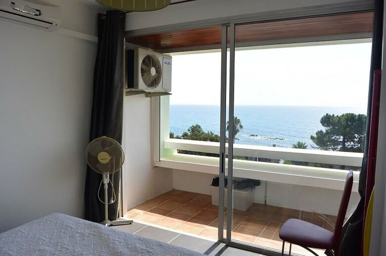 Myrte Apartment - Beachfront - Sea View Apartment 1