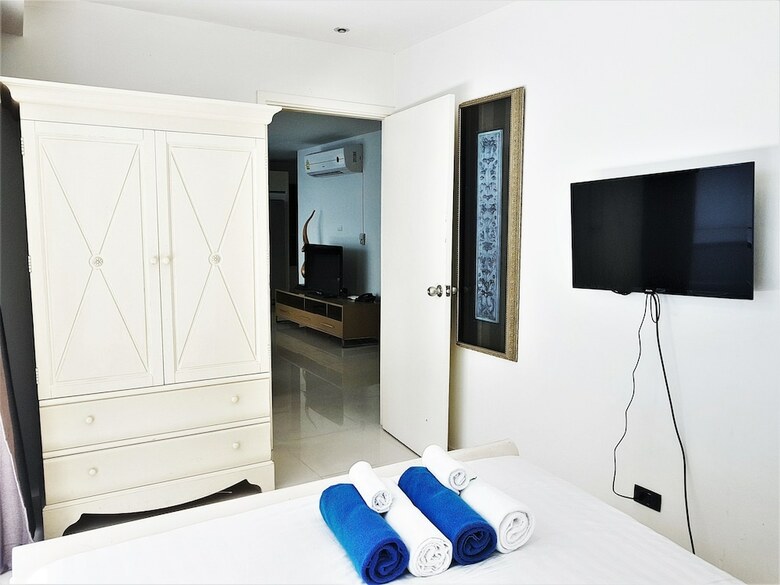 Sunset Plaza 3 Karon Beach By Phr