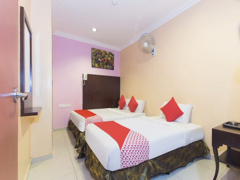 Oyo 425 Hotel Gs Inn