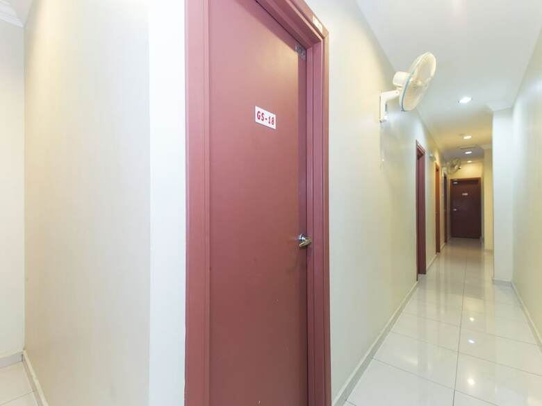 Oyo 425 Hotel Gs Inn