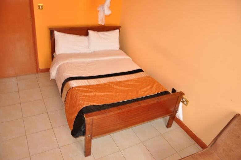 Hotel United Kenya Club