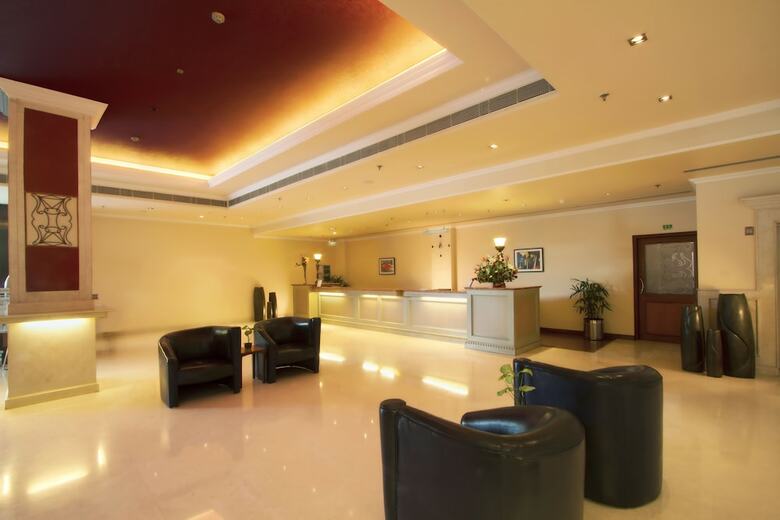 Hotel The Piccadily Lucknow