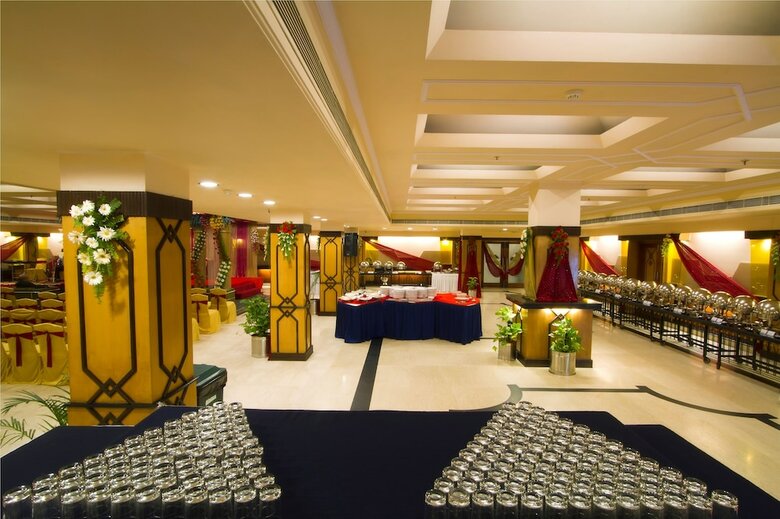 Hotel The Piccadily Lucknow