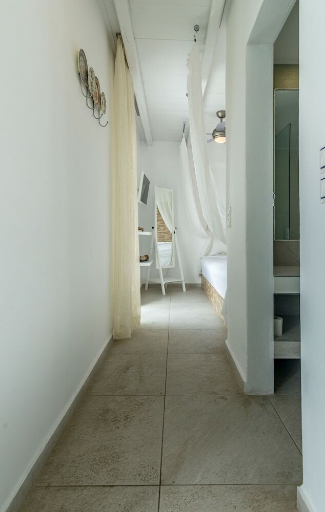Hotel Niki Savvas Studio & Suites
